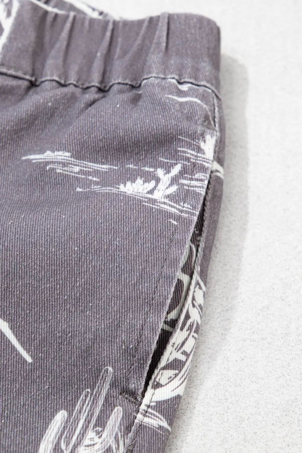 Relaxed Elastic-Waist Straight Leg Jeans