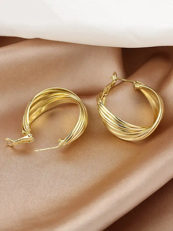 Streamlined Everyday Accent Earrings