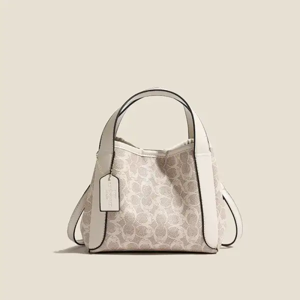 Vintage Classic: Circular Crossbody Bag
