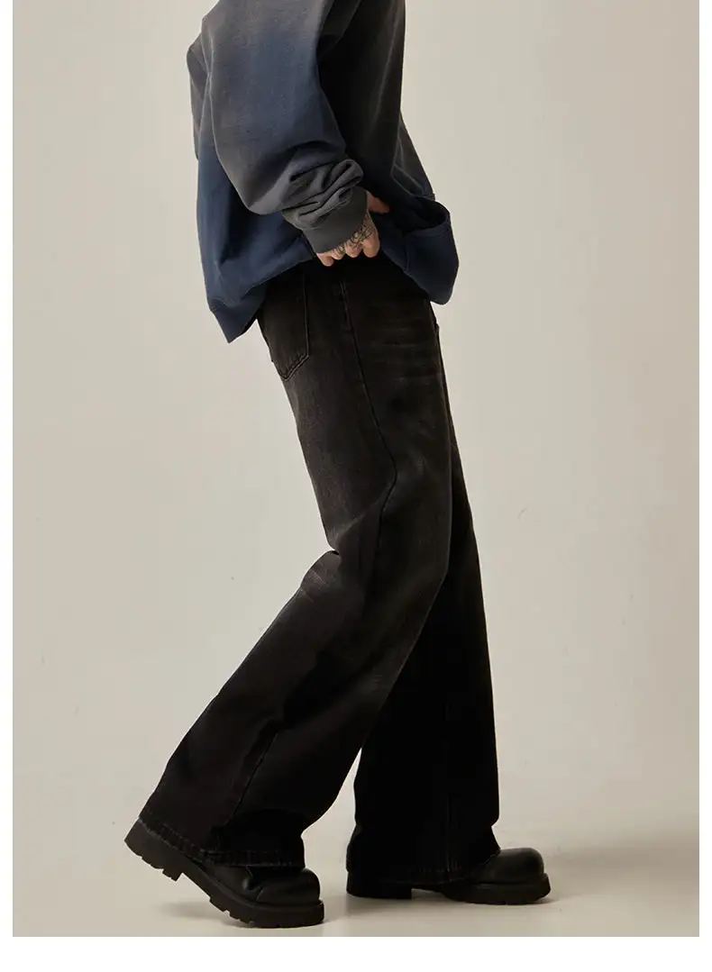 Baggy Straight-Leg Jeans