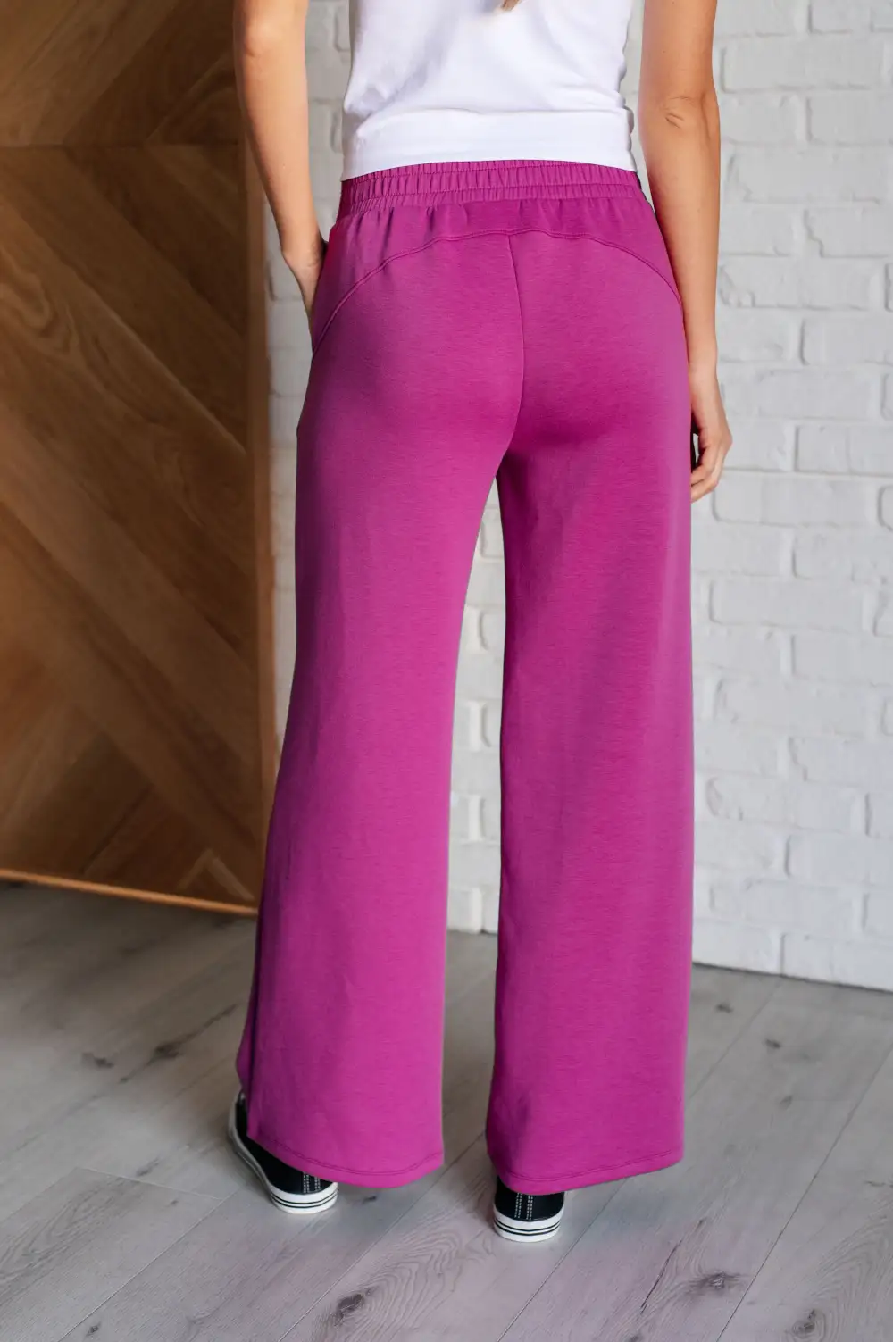 Resort Travel Wide Leg Crop Pants In Magenta