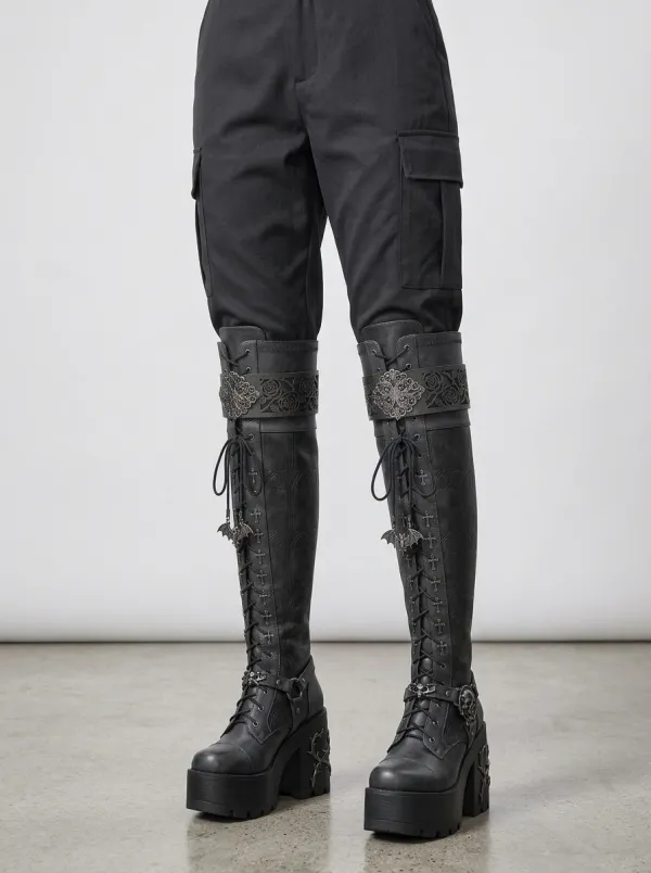 Occult-Inspired Skull Bat Rose Street Look Women's Gothic Platform Boots