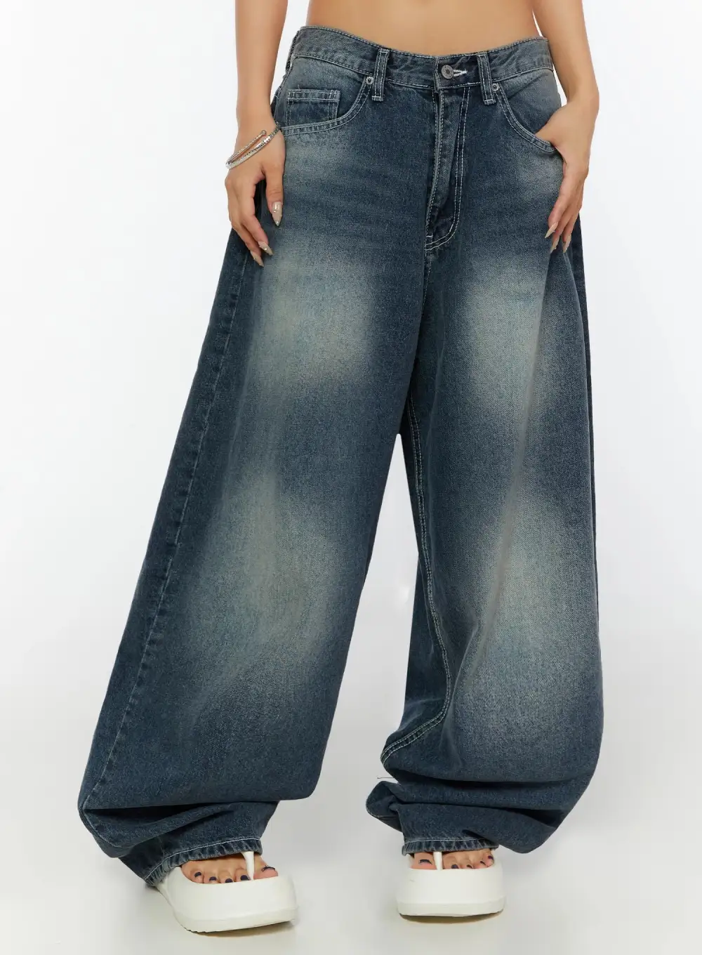 Baggy Wide-Leg Jeans