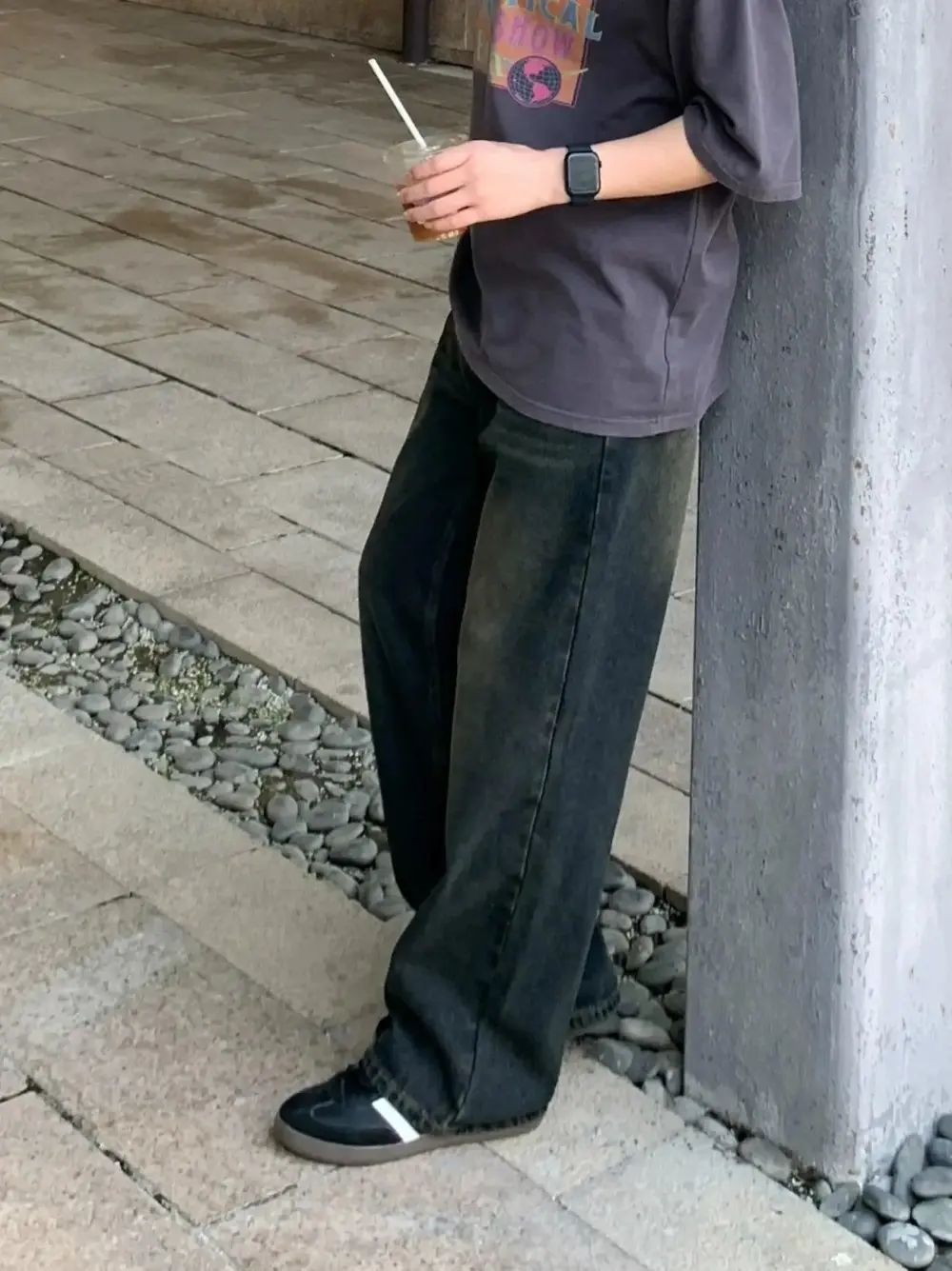 Faded Straight Cut Jeans