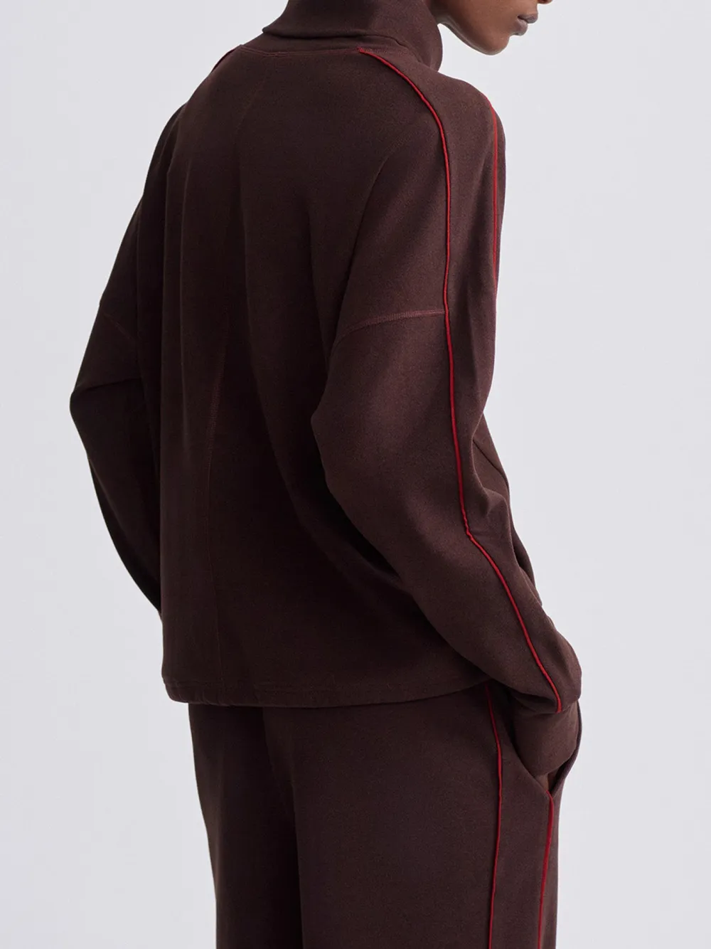 Stylish Turtleneck Contrast-Piped Sweatshirt