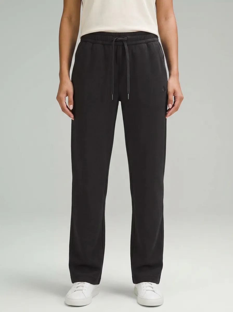 Women's Casual Minimalist Solid Black Mid-Rise Straight Leg Pants