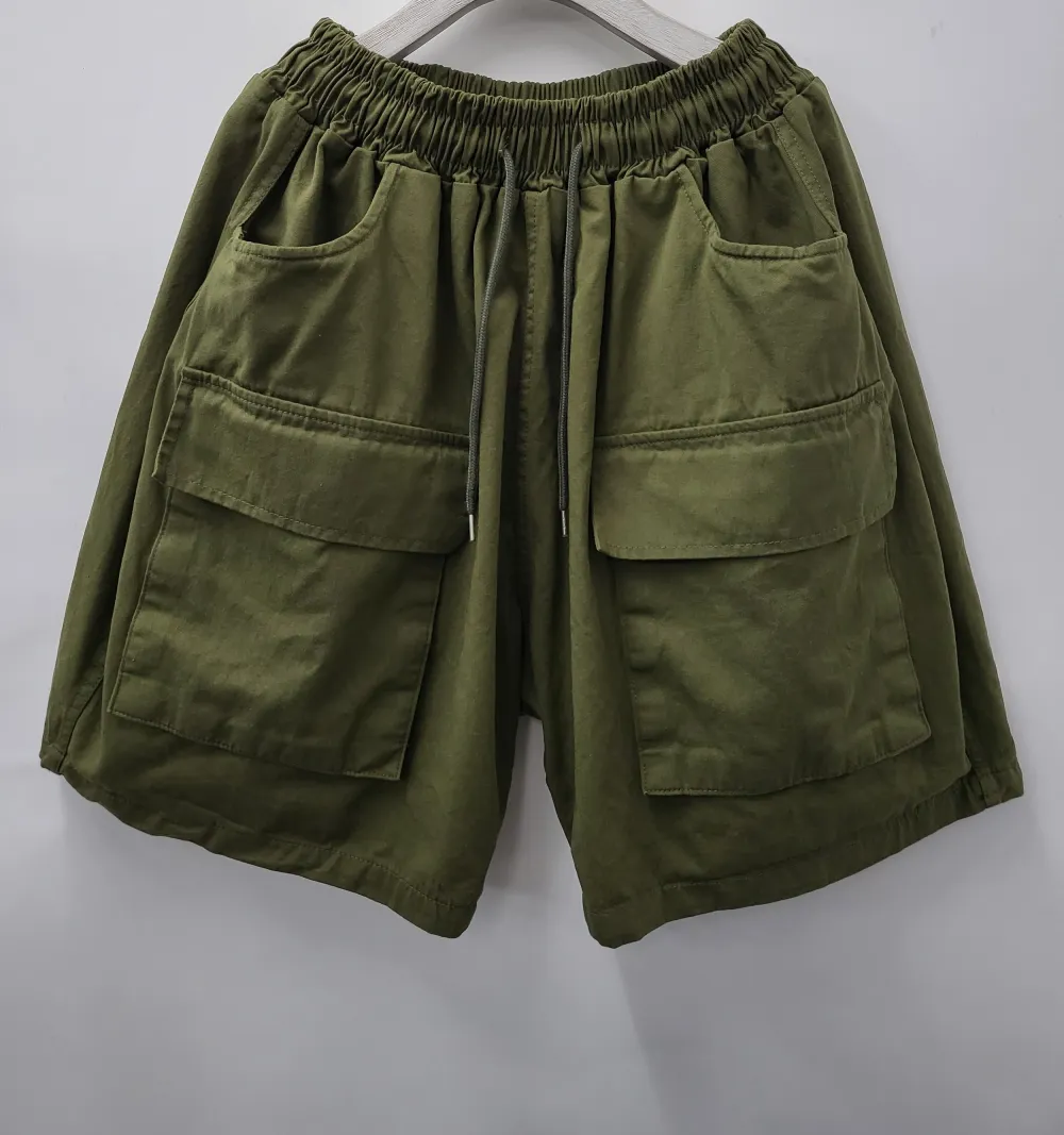 Roomy Relaxed Solid Cargo Shorts