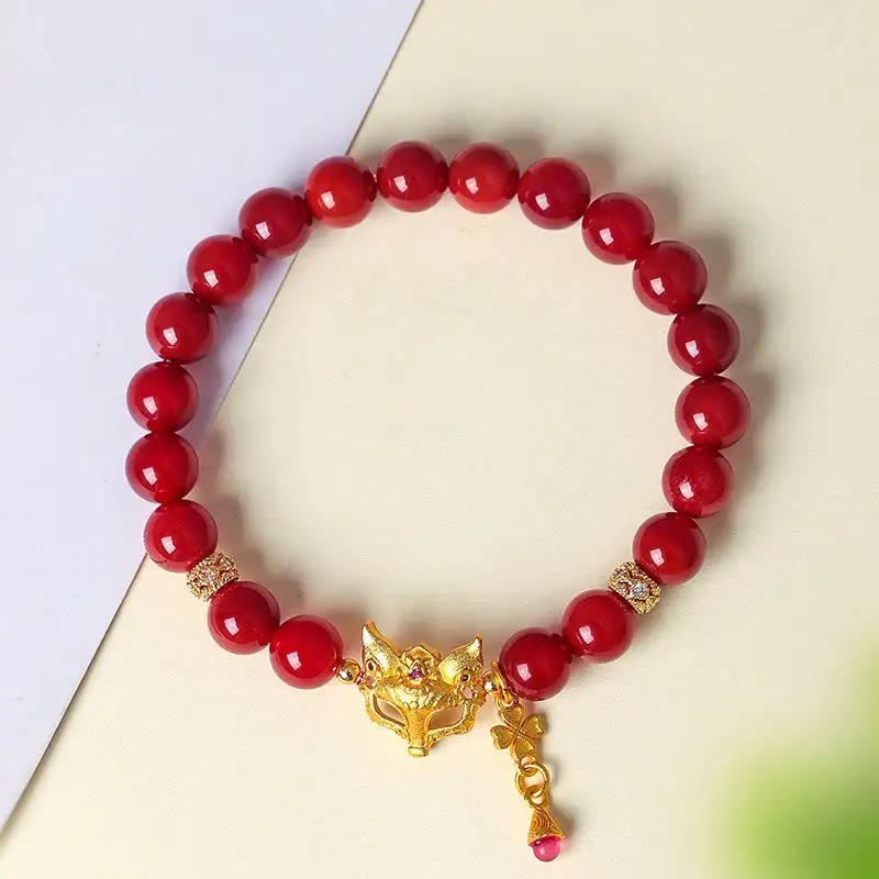 Tailed Fox South Agate Bracelet