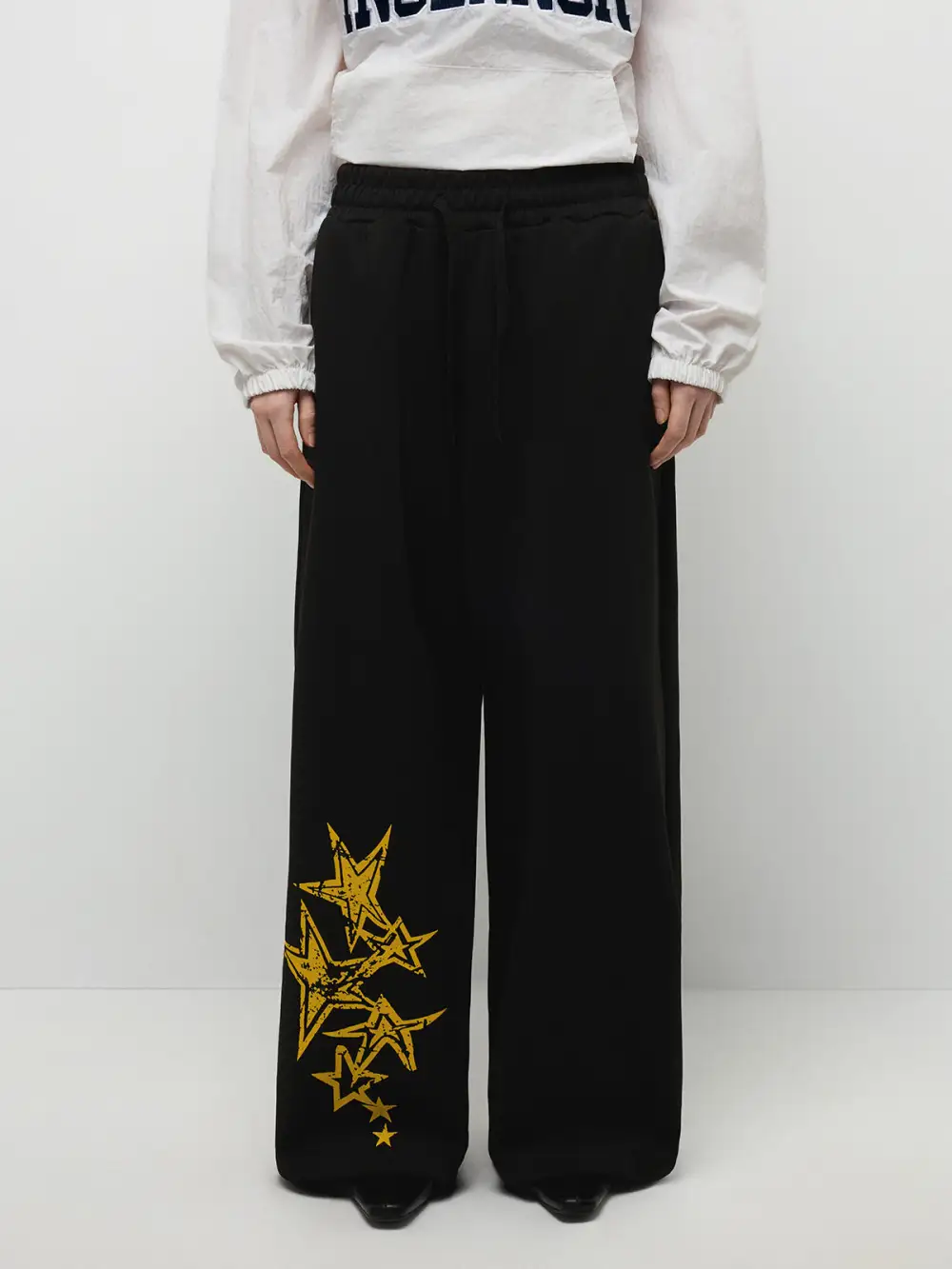 Star-Graphic Graphic Pants