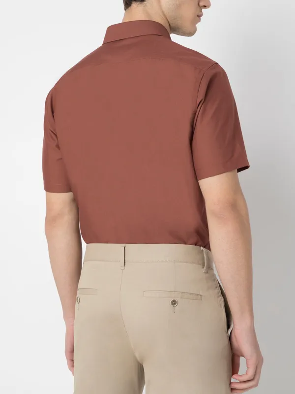 Streamlined Half Sleeve Men's Formal Shirt