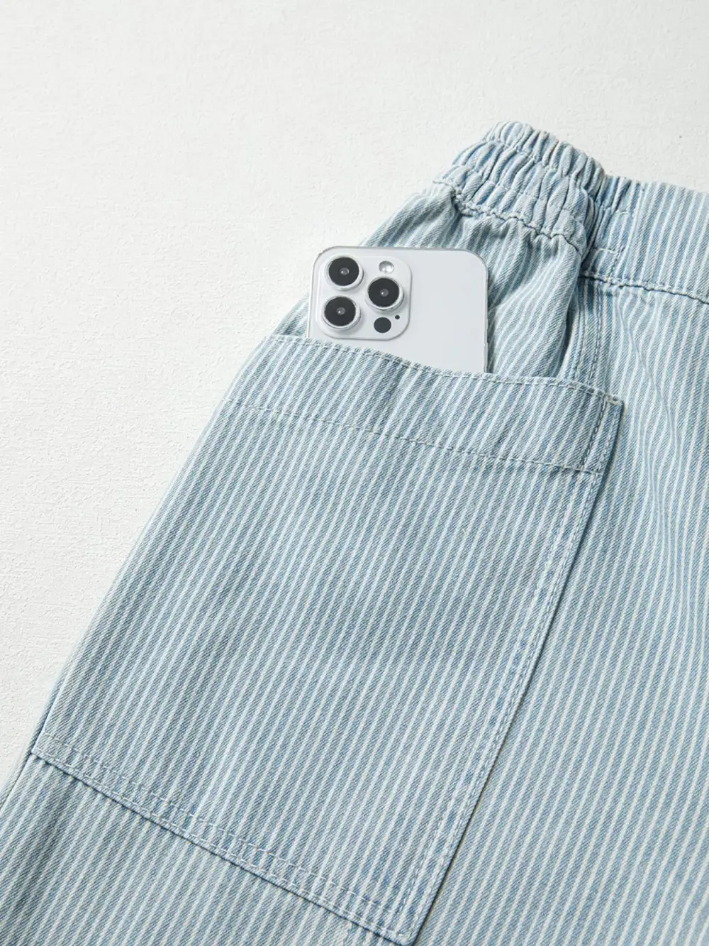 Frayed Hem Lightweight Feel Denim Jeans