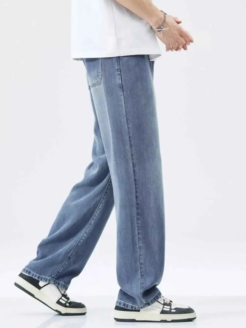Relaxed Fit Wide Leg Vintage Wash Jeans