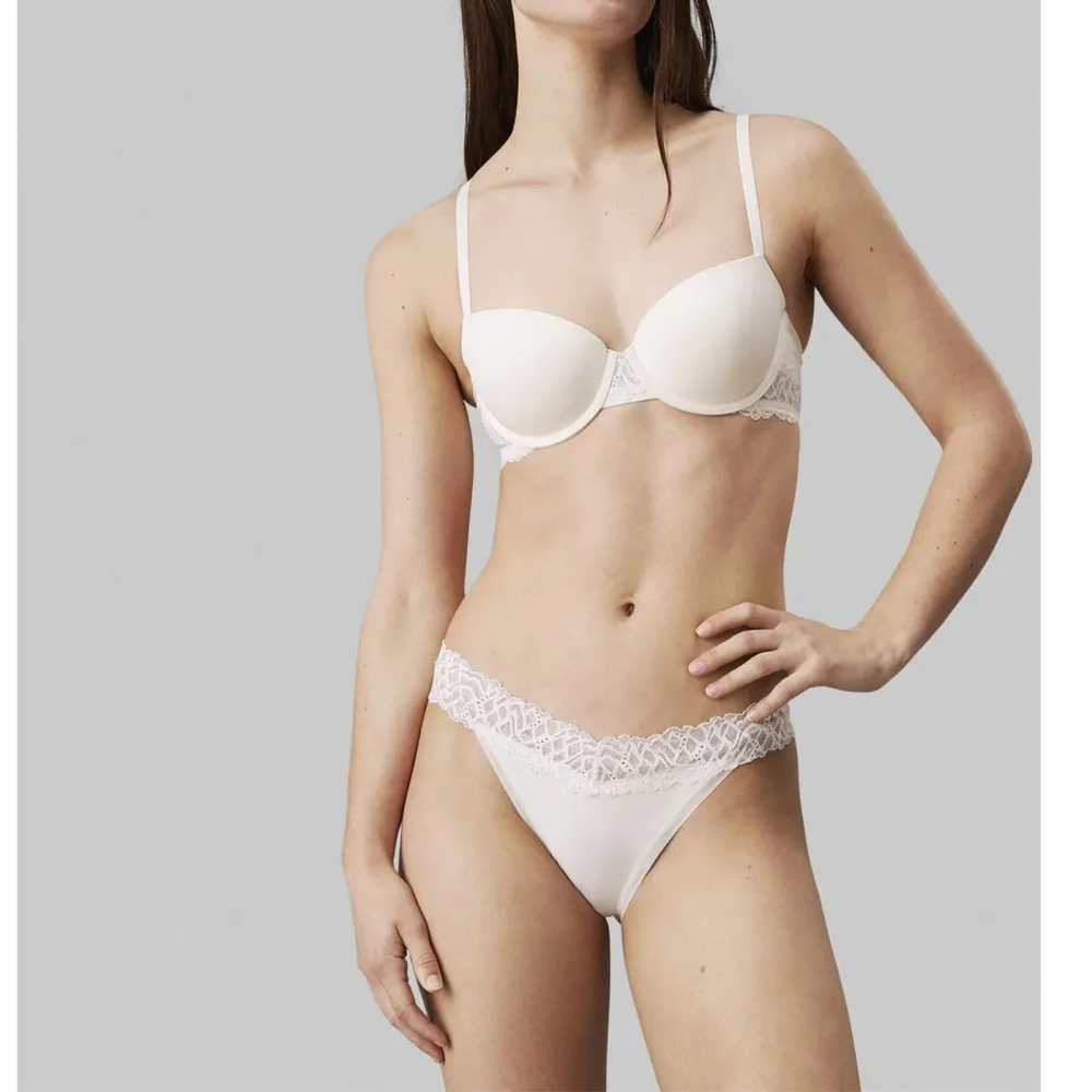 Lace Soft-Stretch Bikini Briefs
