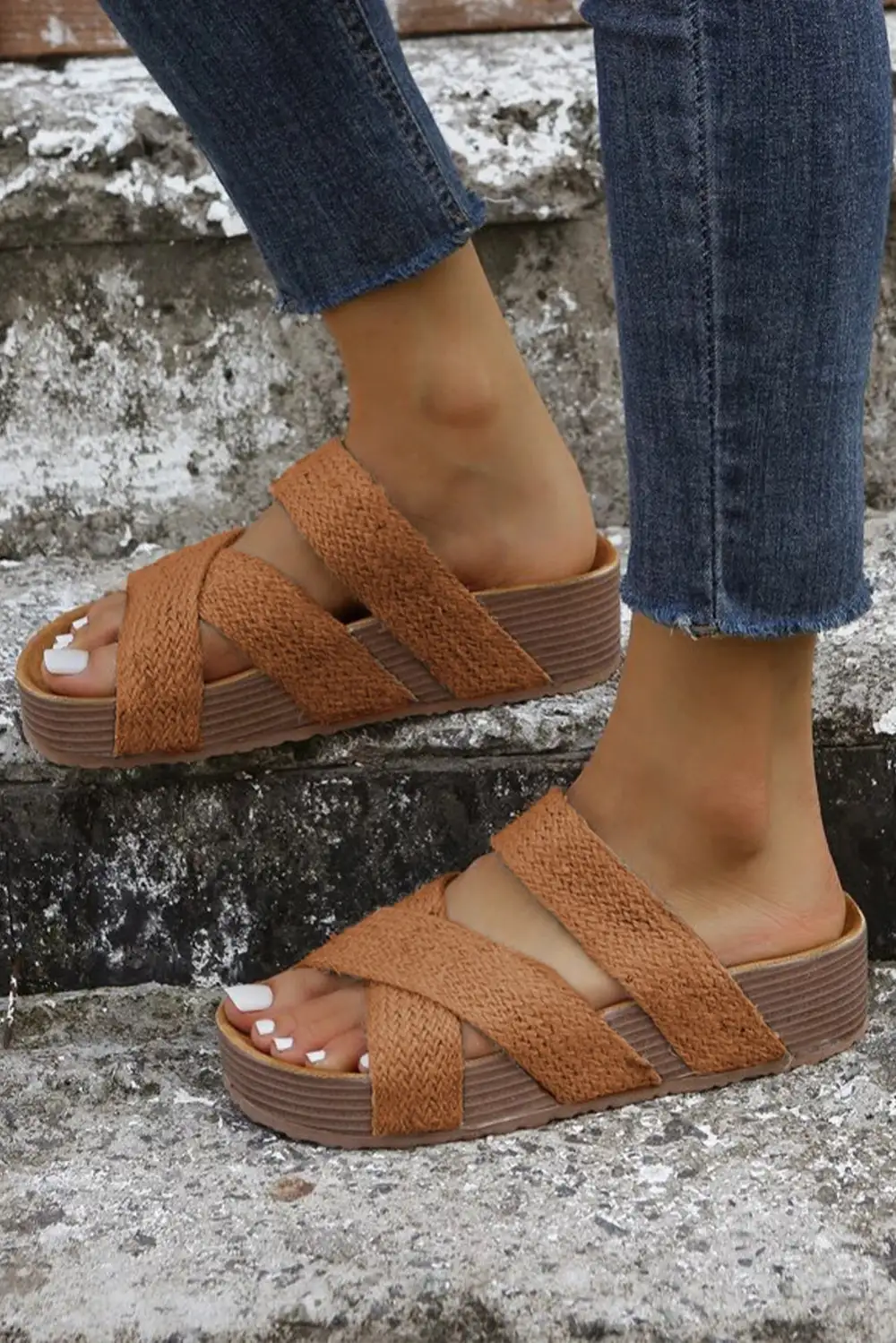 Detailed Woven Crossband Cutout Slip-On Platform Sandals