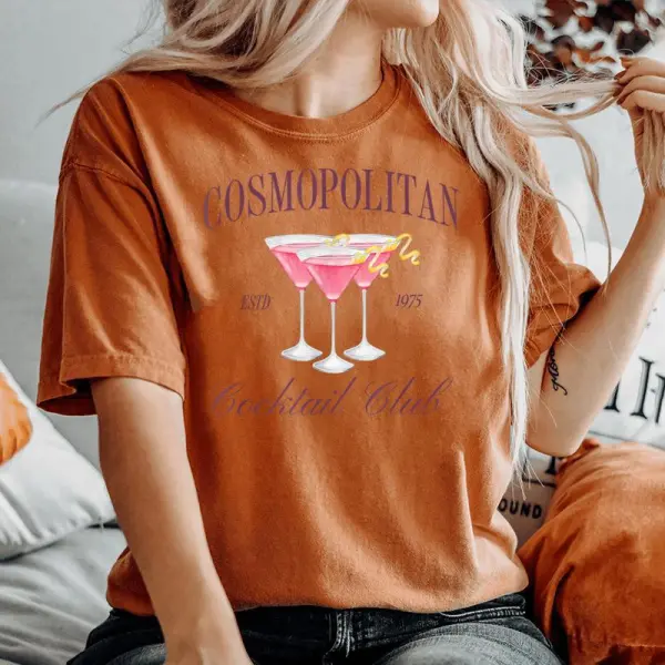 Cosmopolitan Cocktail Club Girl Luxury Bachelorette Drinking Women's Oversized Comfort T-shirt