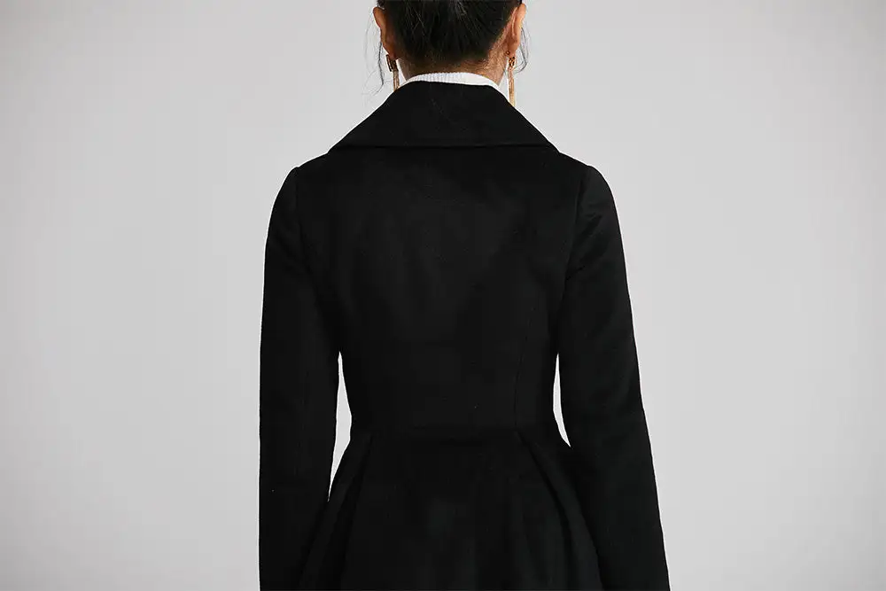 Refined Wool Double Breasted Pocketed Coat