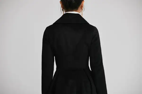 Refined Wool Double Breasted Pocketed Coat