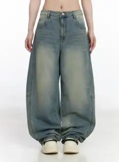 Wide-Fit Wide Leg Baggy Jeans