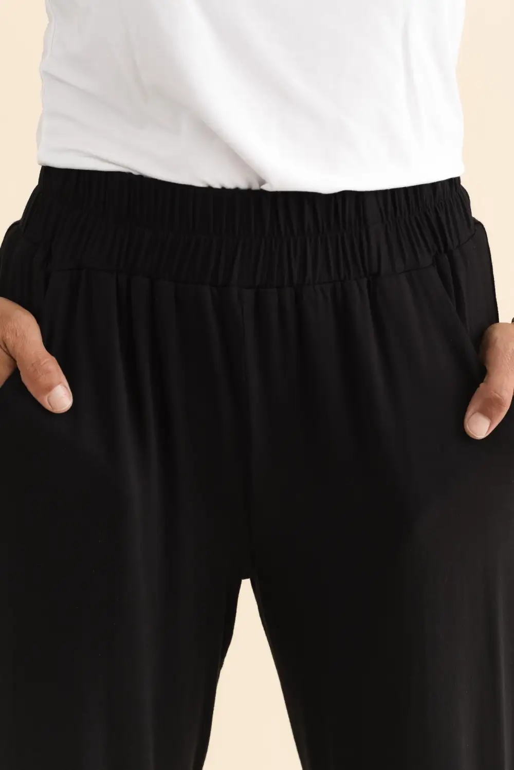 Pocketed Pants With Stretch And Lightweight