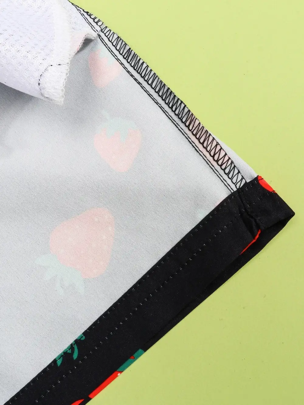 Men's Strawberry Print Drawstring Swim Trunks