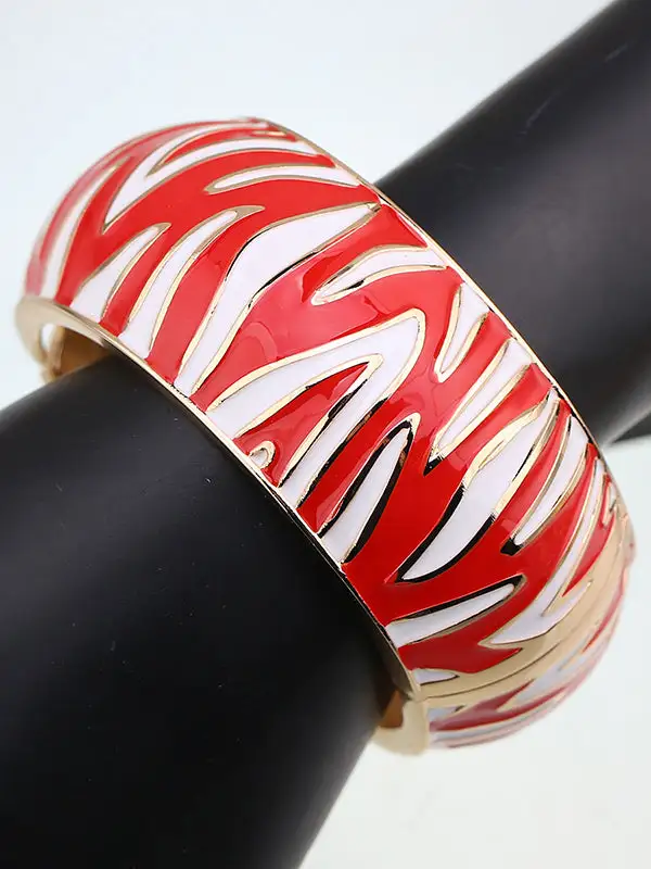 Zebra-Pattern Geometric Alloy Bracelet