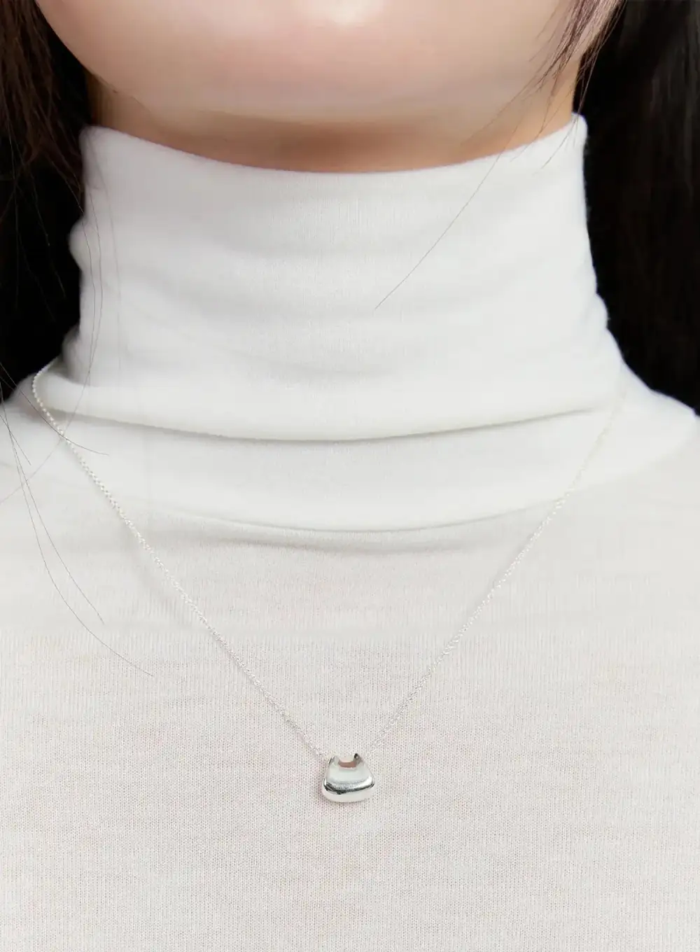 Minimalist Pendant Necklace