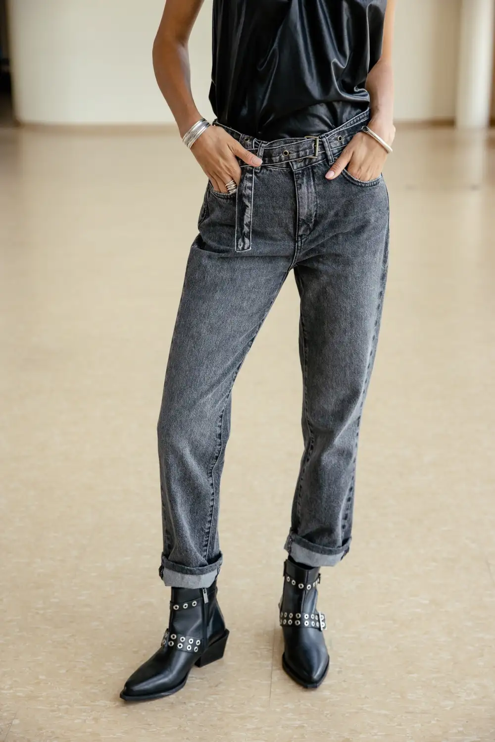 Women's Contemporary Timeless Denim Jeans