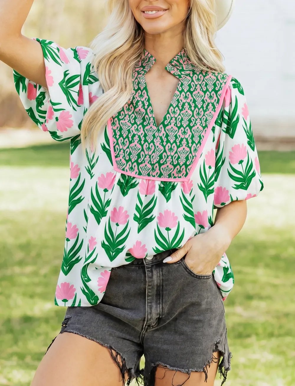 Women's Floral Print V Neck Contrast Trim Top