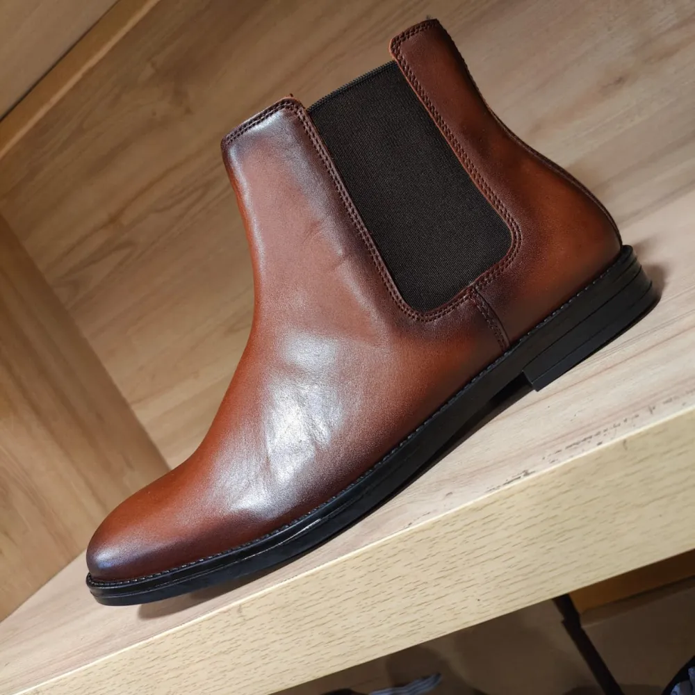 Men's Relaxed Everyday Pull On Leather Chelsea Boots
