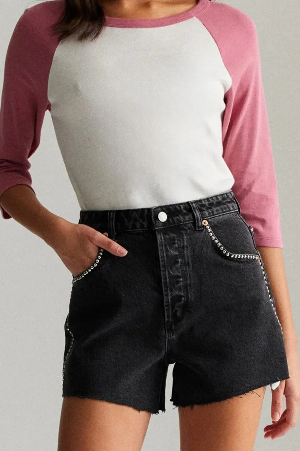 Retro Distressed Chain Slim Washed Black Shorts