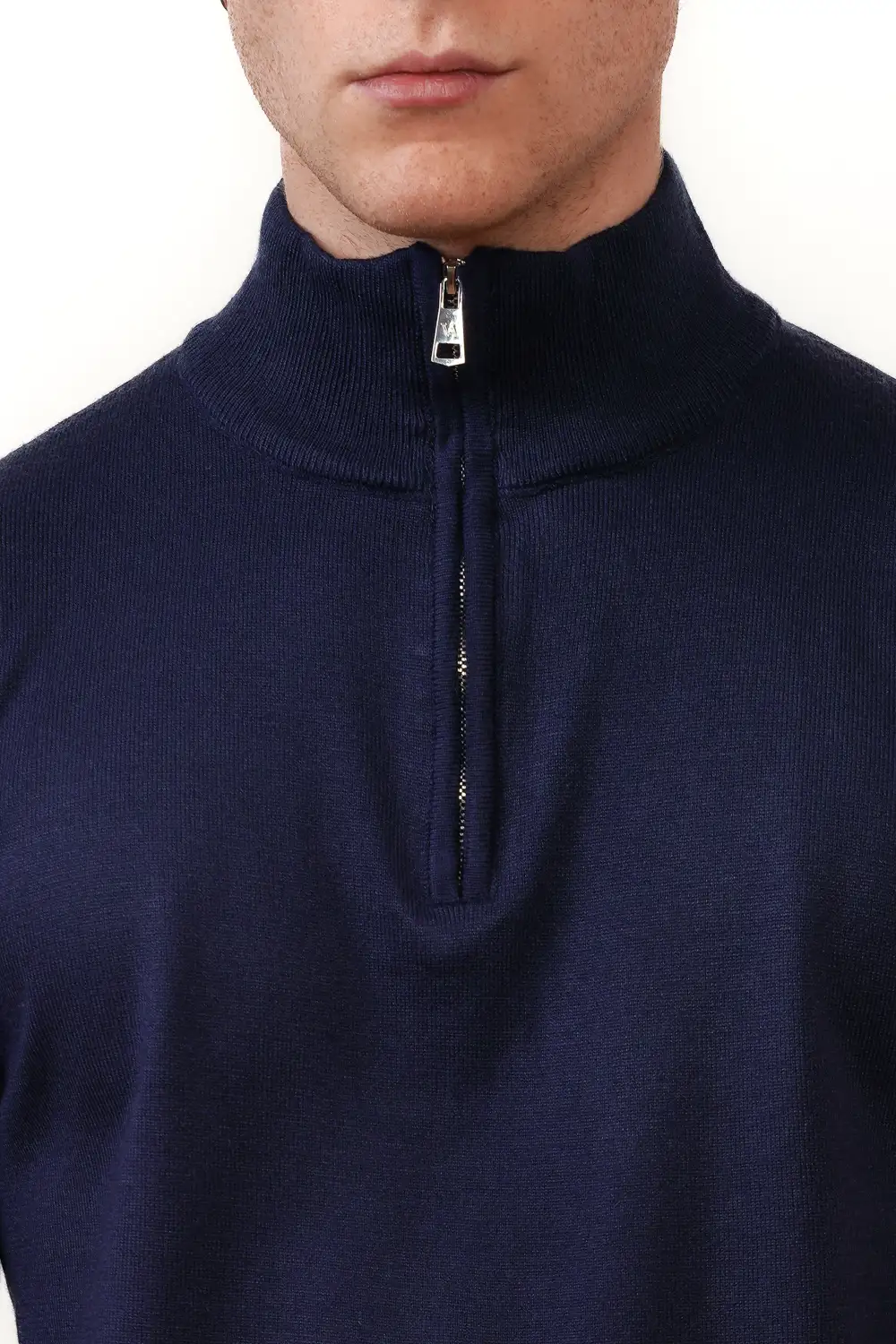 Classic Viscose Refined Half Zip Sweater