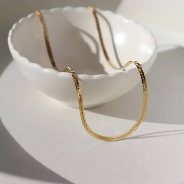 Sleek Herringbone Chain Necklace