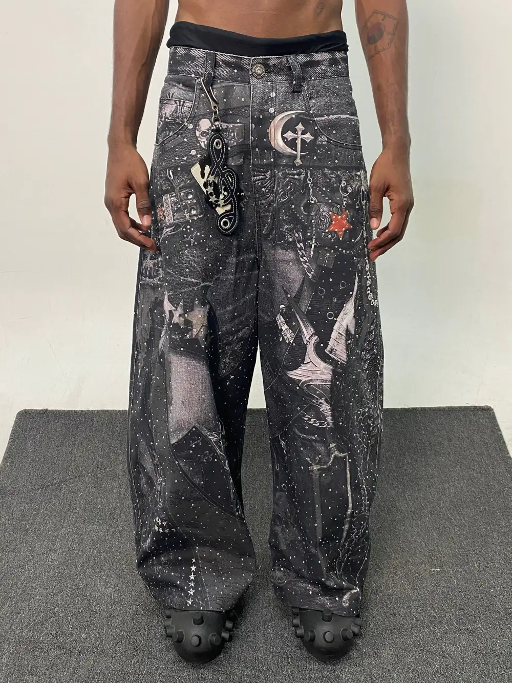 Wide-Leg Graphic-Print Artistic-Distress Jeans