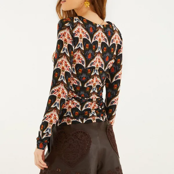 Distinctive Long-Sleeve Blouse