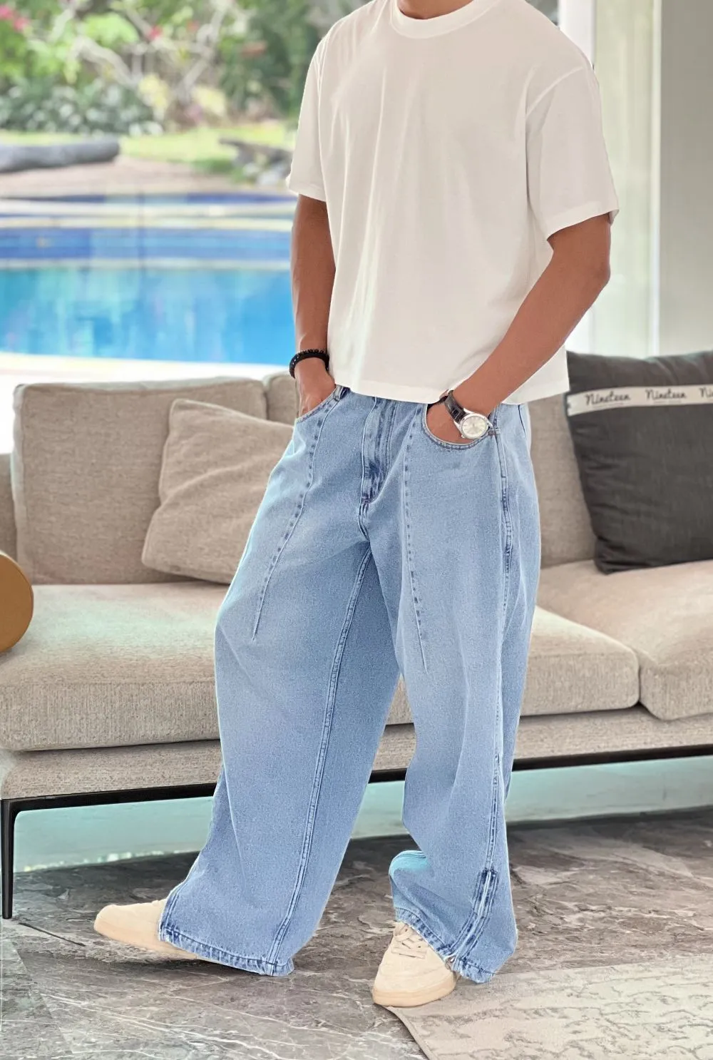 Barrel-Fit Relaxed-Fit Baggy Jeans