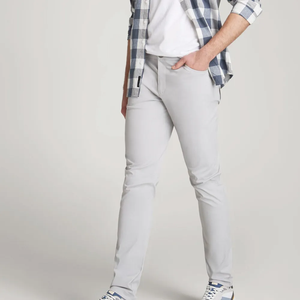 Men's Refined Tapered Stretch Pants