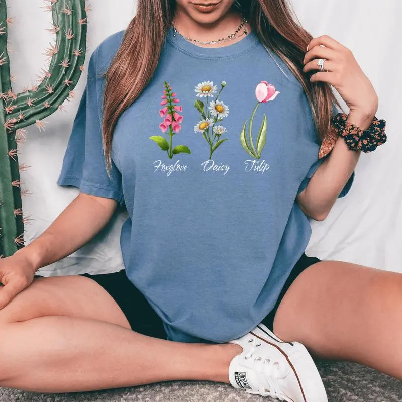 Foxglove Daisy Tulip Subtle Foxtrots Deltas Tangos Floral Women's Oversized Comfort T-Shirt