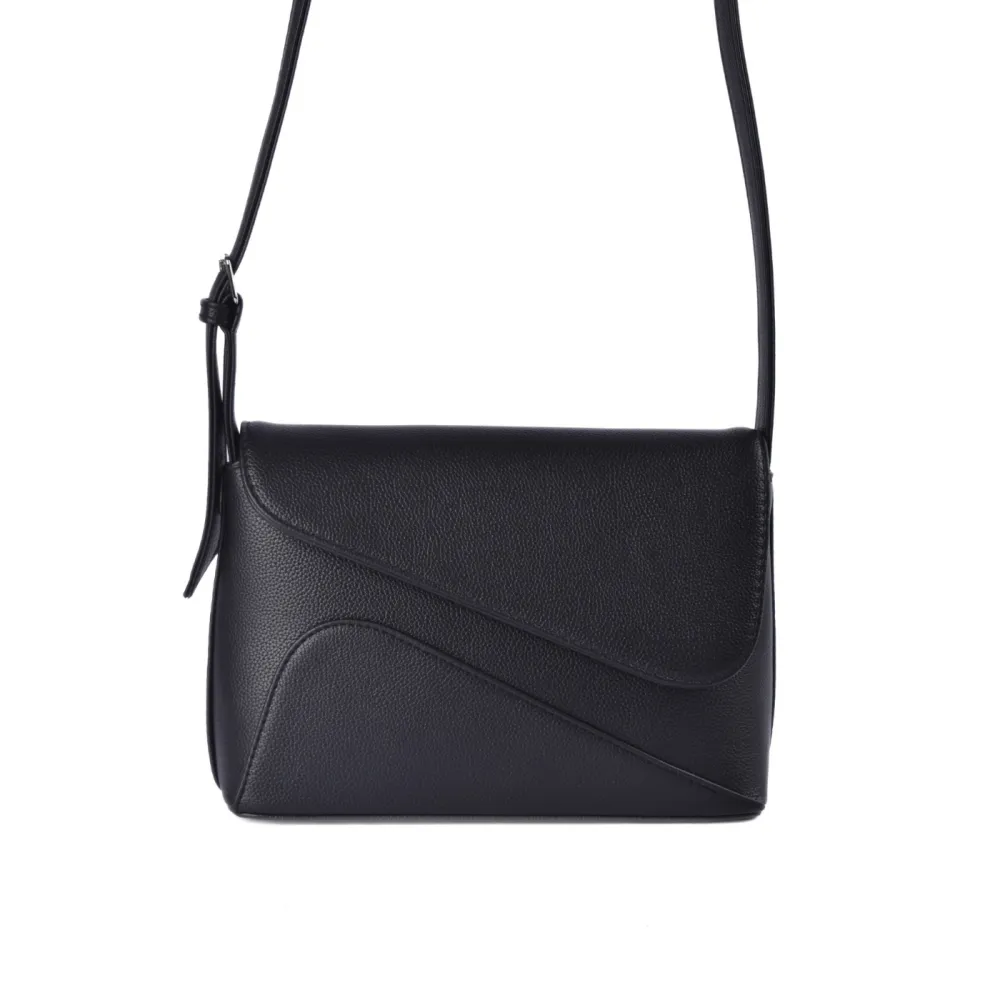 Classic Leather Spacious Shoulder Bag
