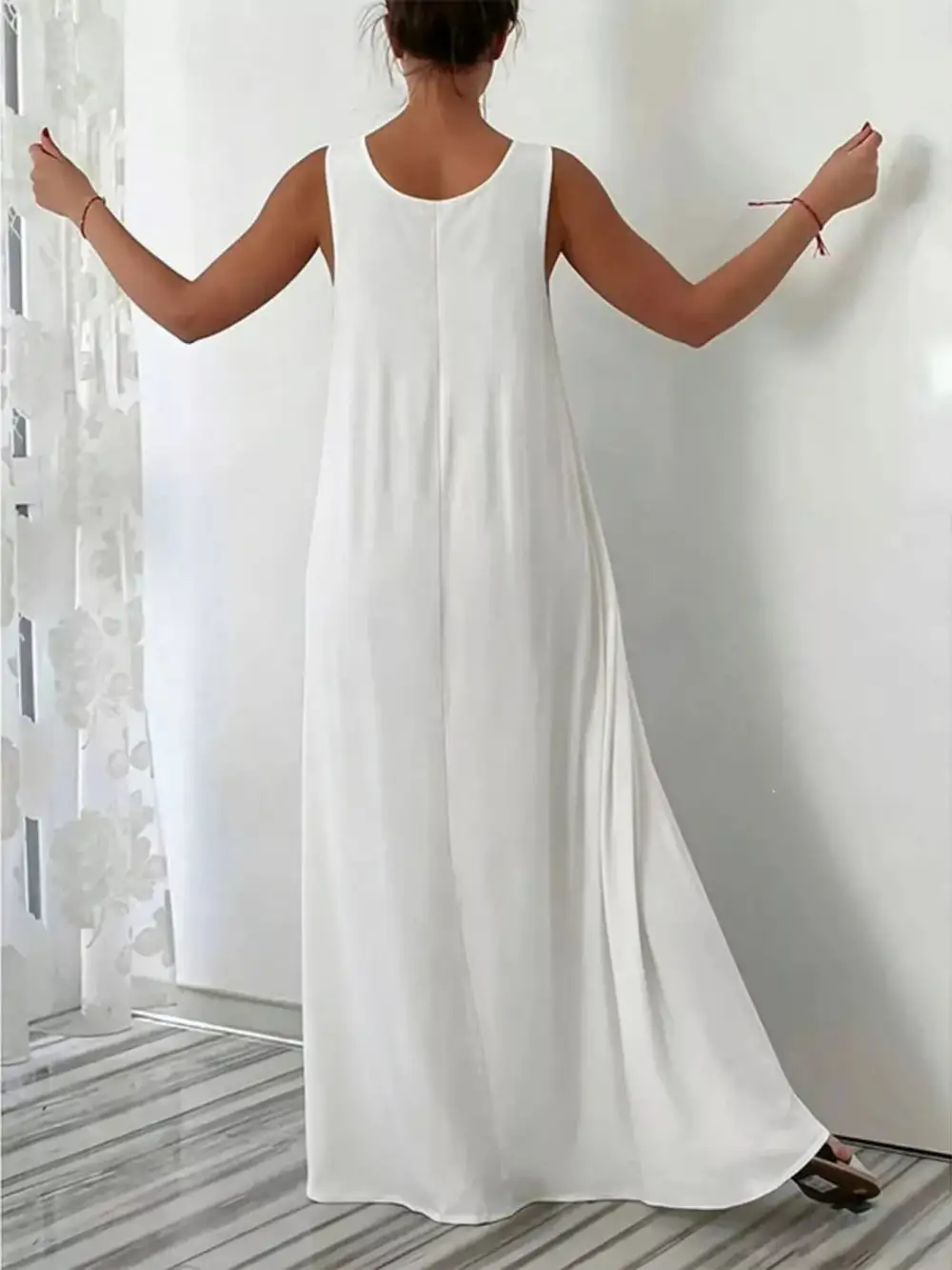 Sleeveless Maxi Dress With Pockets