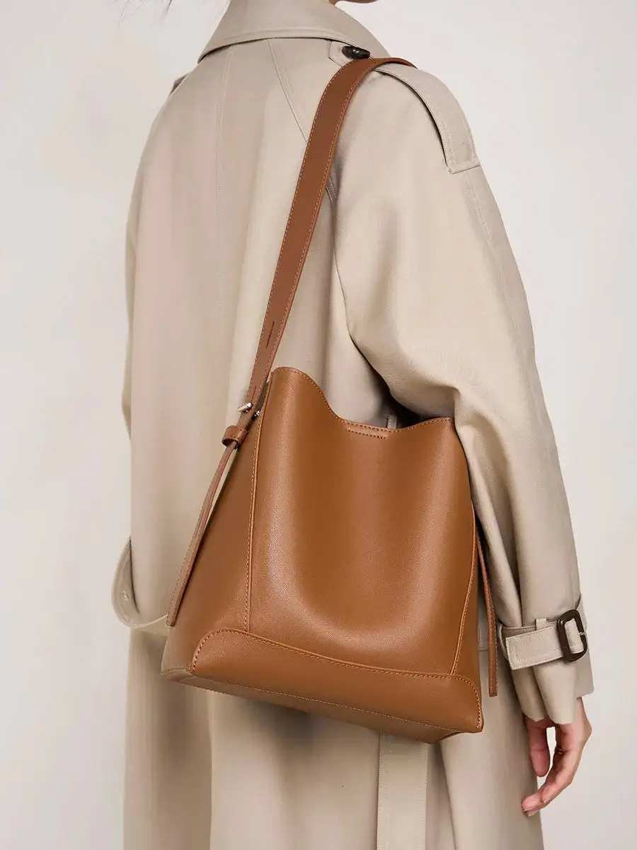 Minimalist Casual Tote Cow Leather Soft