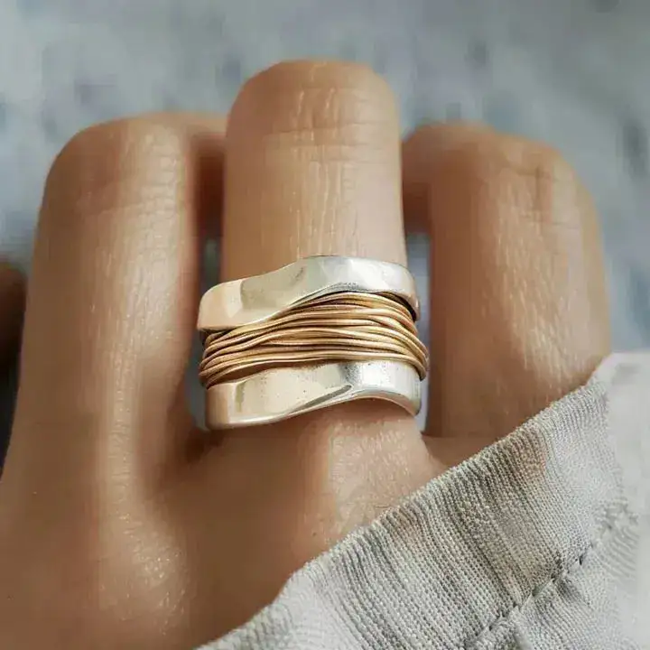 Plaque Fil Statement Ring