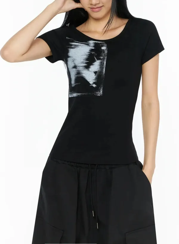 Graphic U-Neck T-Shirt