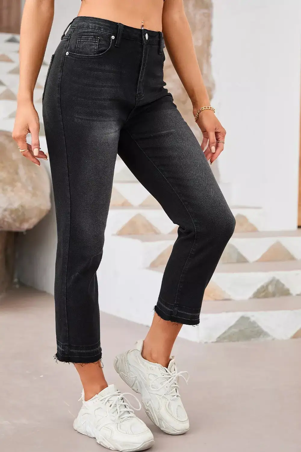 Refined Distressed Washed Pocketed Stretch Straight Leg Jeans