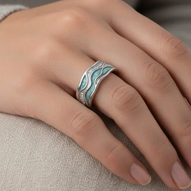 Wave Detail Vagues Statement Ring
