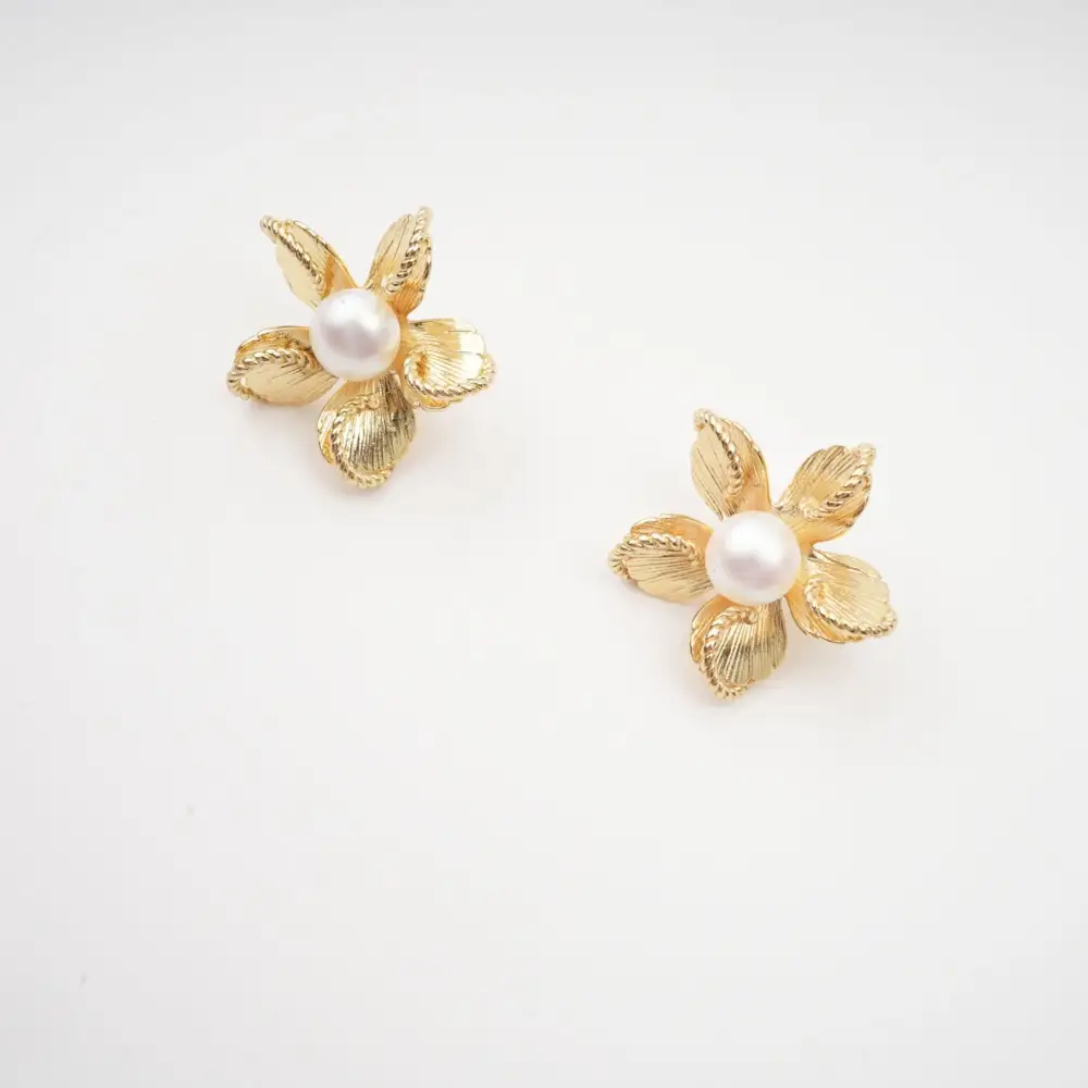 floral faux-pearl stud earrings