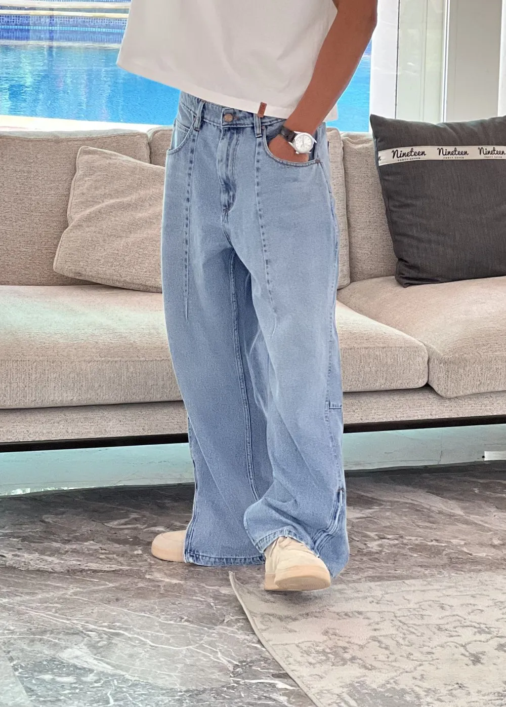 Barrel-Fit Relaxed-Fit Baggy Jeans