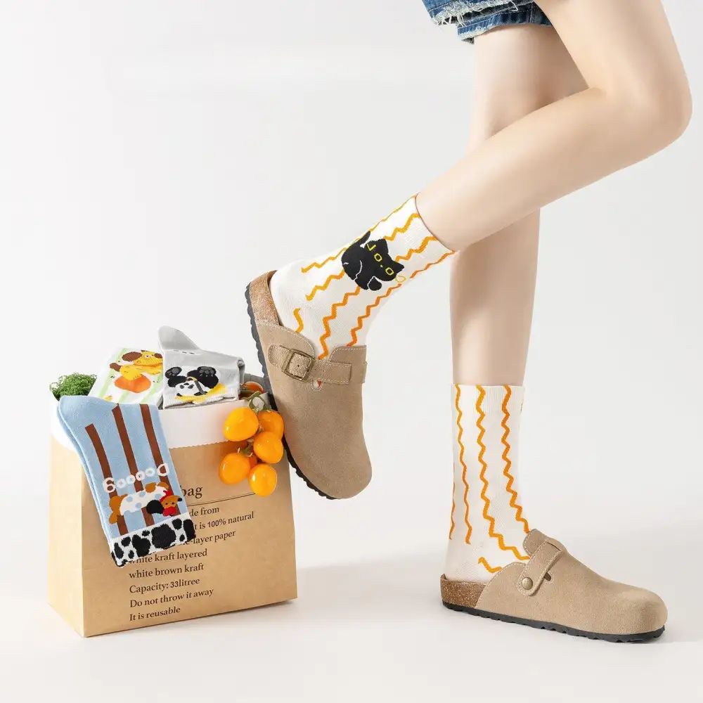 Wavy Stripe Cat Print Crew Socks