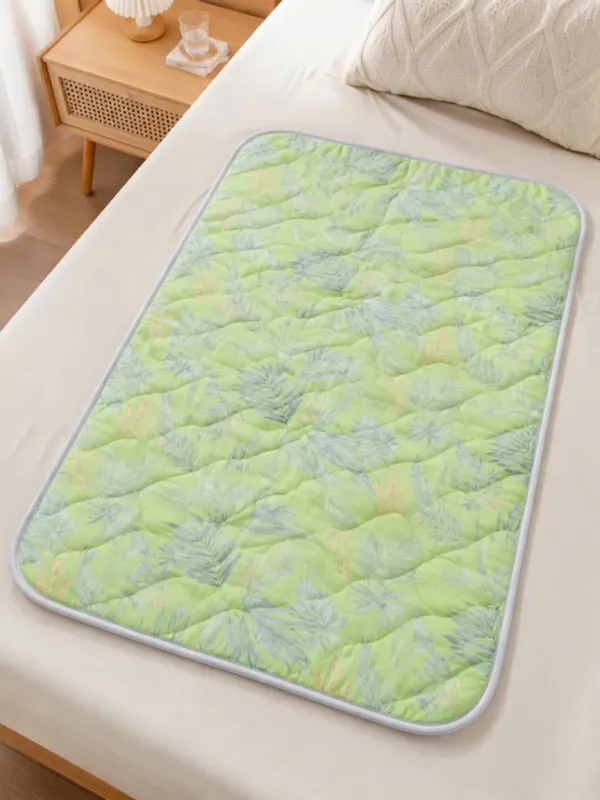 Botanical Leaf Print Cooling Mat