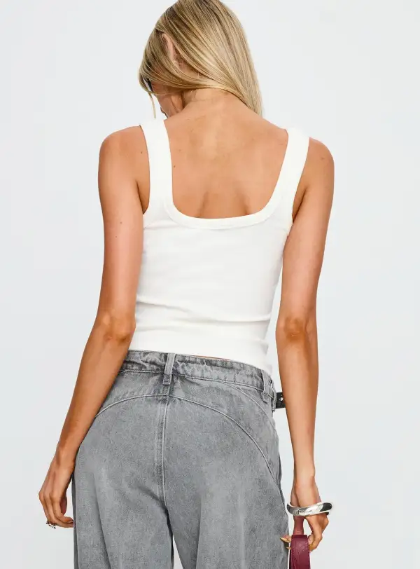 Scoop Neck Ribbed Cropped Tank Top