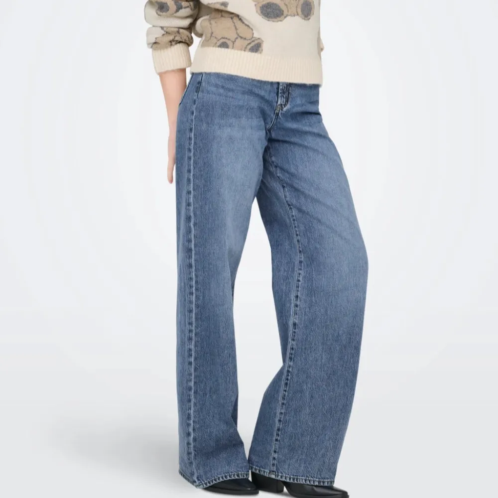 Essential Clean Cut Everyday Classic Jeans